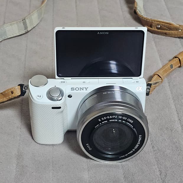 소니 NEX-5T 미러리스 카메라