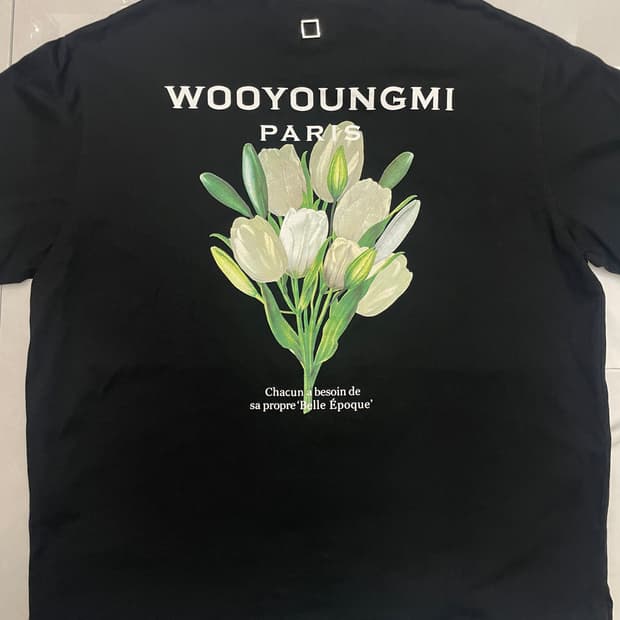 우영미 22SS 플라워 반팔티셔츠 블랙