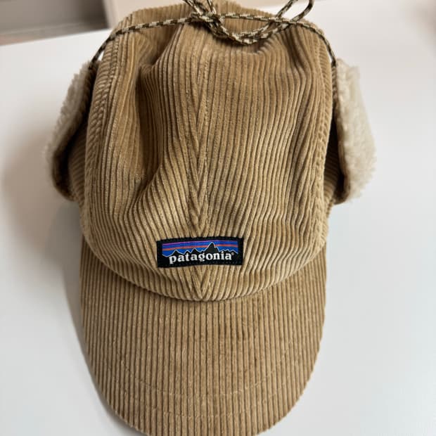 파타고니아 코듀로이 이어플랩 캡