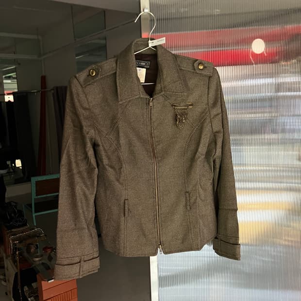 브로치 집업 블레이져