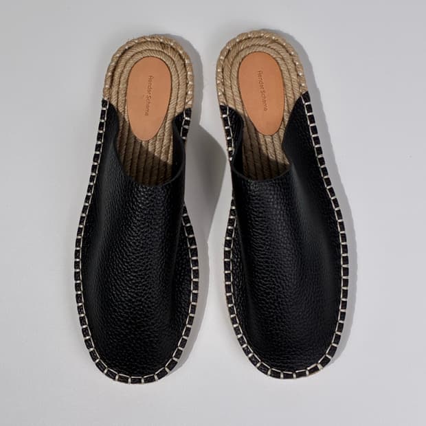 핸더스킴 JUTE 주트 뮬 그레인 레더 블랙 4사이즈