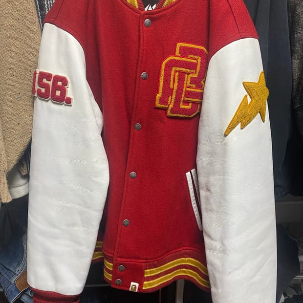 베이프 200개한정판 바시티자켓