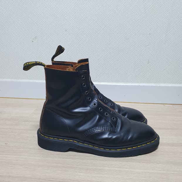 닥터마틴 1460 레이스리스 부츠 280