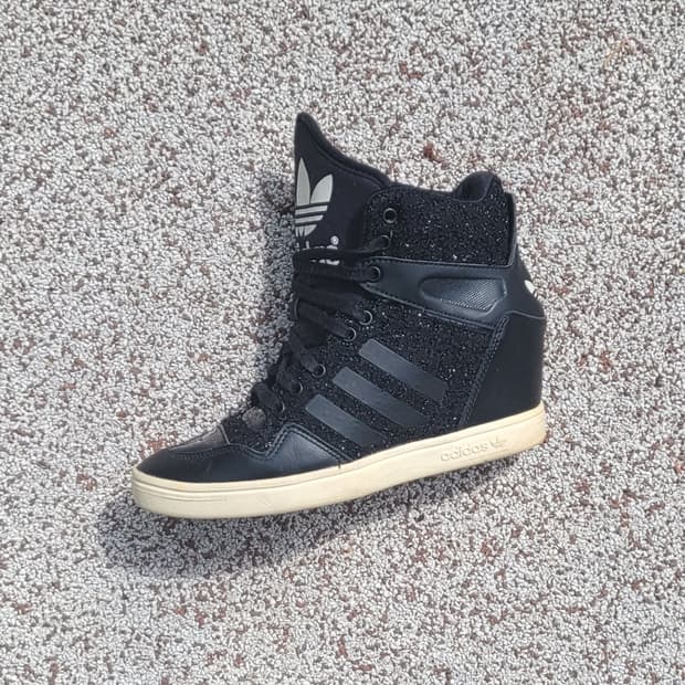아디다스 하이탑 웨지힐 블랙 225