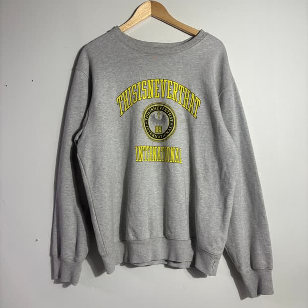 디스이즈네버댓 로고 맨투맨 스웨트셔츠 (무료배송)