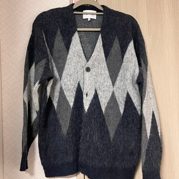 아트이프엑츠 가디건