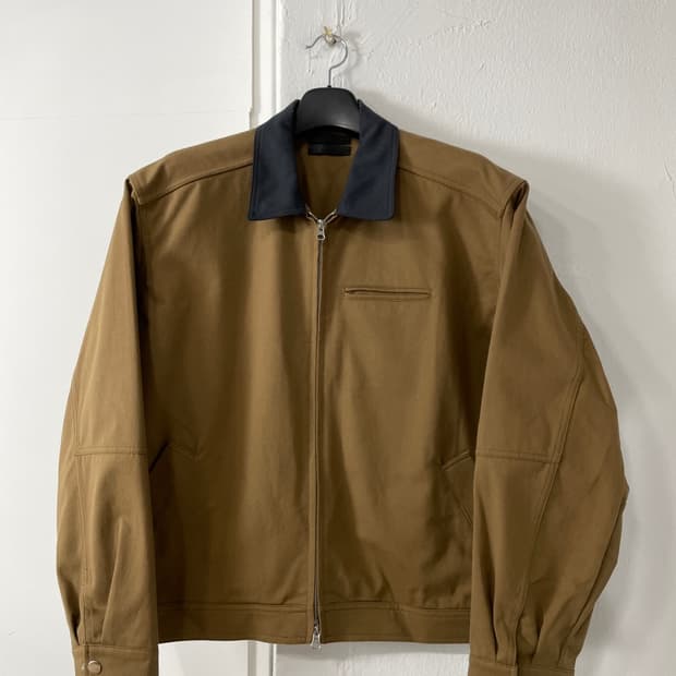 에센셜 바이 EQL 워크 자켓