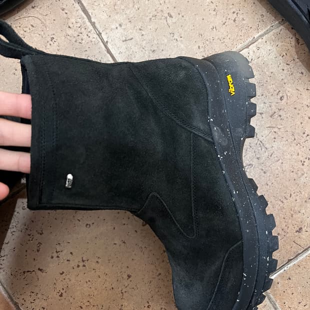 뉴진스 언다이드룸 아타카마 250 (롱부츠)