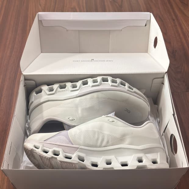 (W) 온 러닝 x 포스트 아카이브 팩션