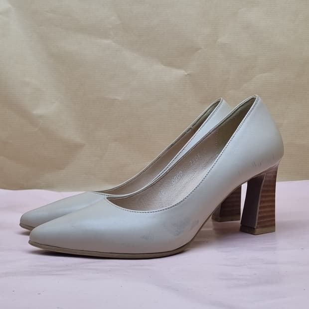 탠디 베이지 포인티드토 펌프스힐 230  굽7