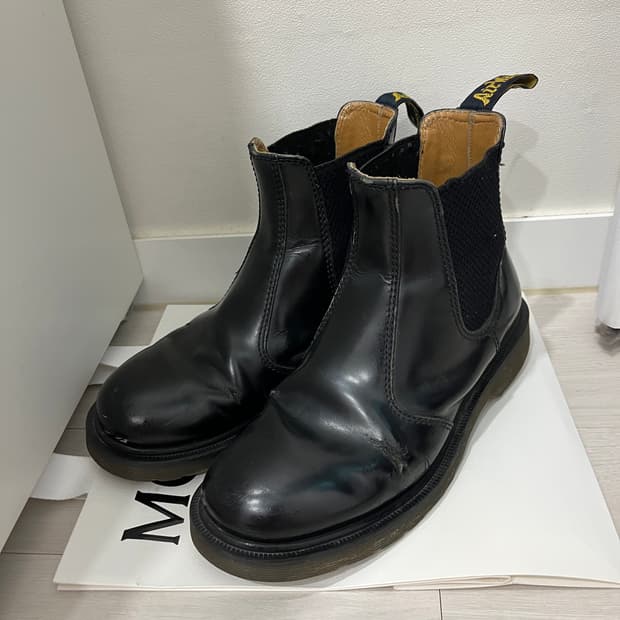 닥터마틴 2976 첼시 부츠 (240사이즈)