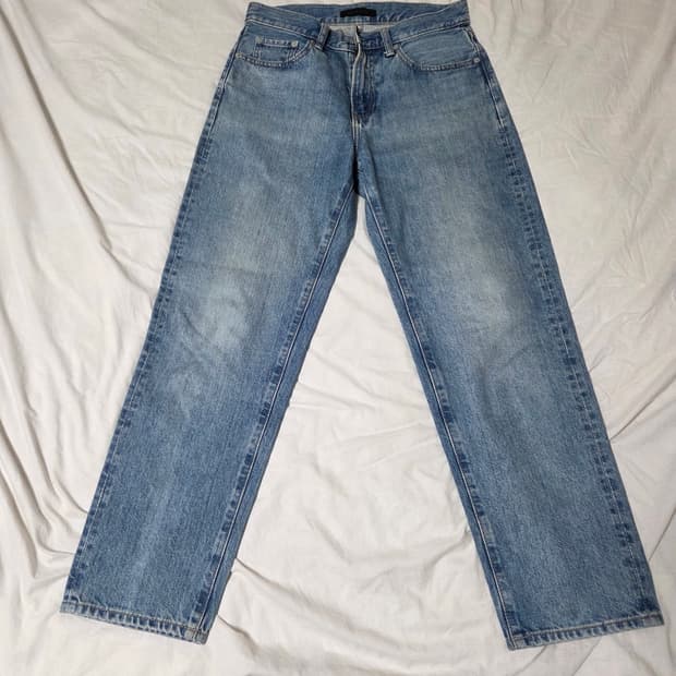 유니클로 레귤러핏 테이퍼드진 28