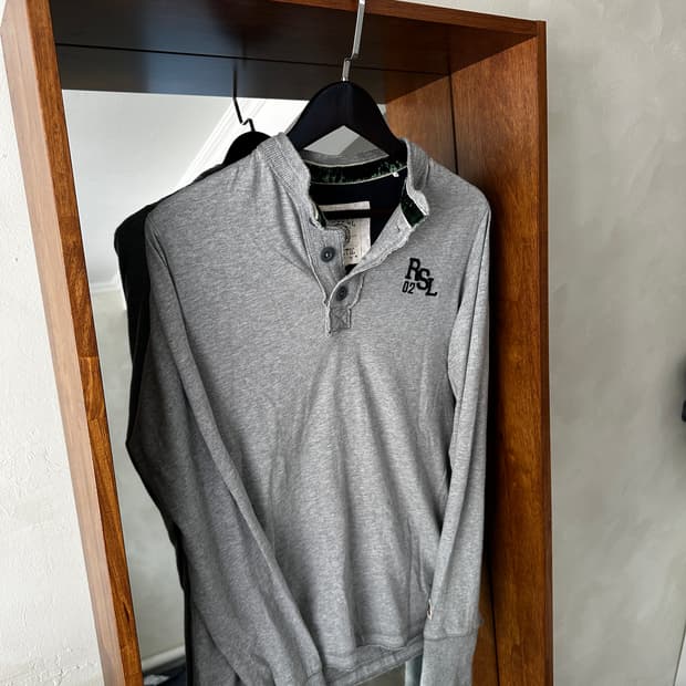 RUSSELL 러셀 헨리넥 긴팔 티셔츠