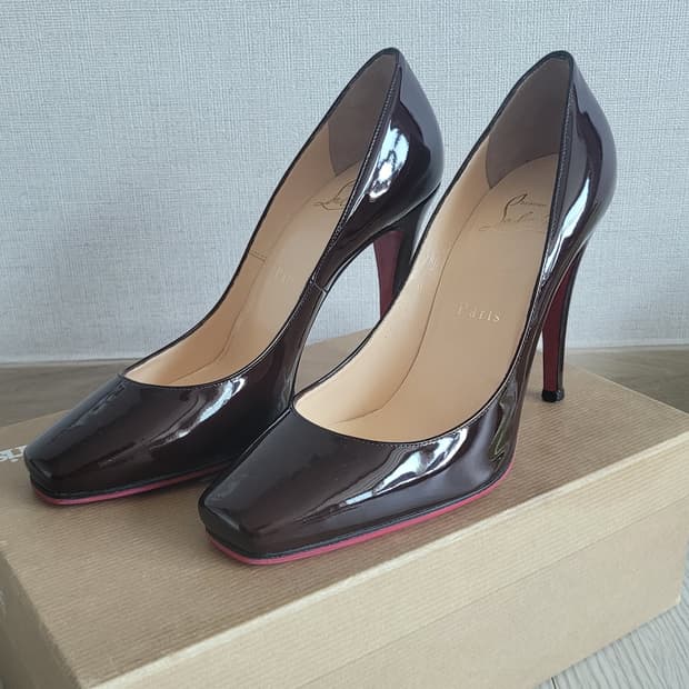 CHRISTIAN LOUBOUTIN PARTICULE 100, 37사이즈