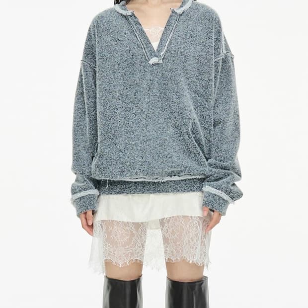 세릭 cerric furry v neck sweatshirt