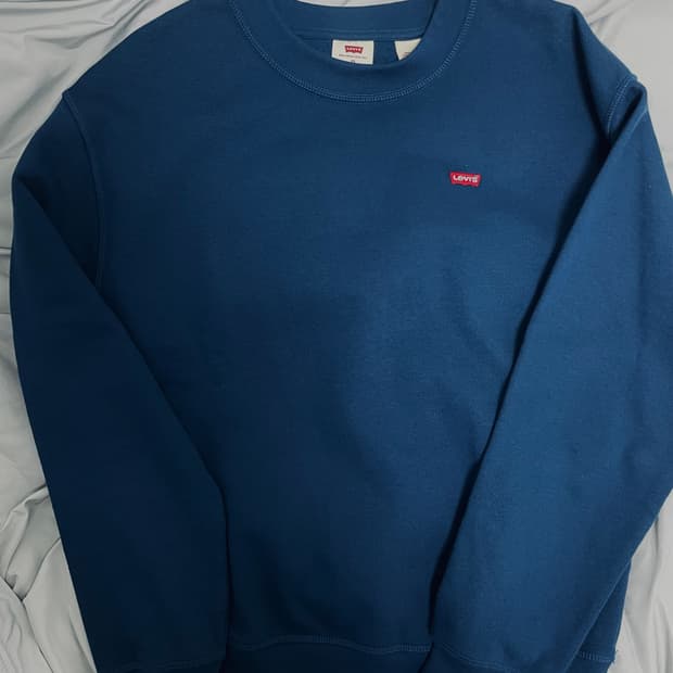 리바이스 맨투맨