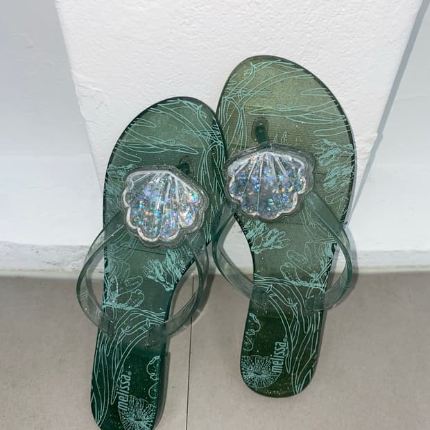 Melissa Glittery Shell Jelly Flip-Flops