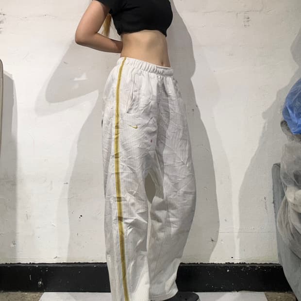 00s 나이키 화이트 골드 사이드 라인 와이드 팬츠 M