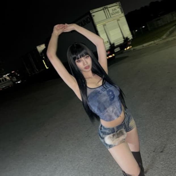 프렌다 HALTER NECK SLEEVE LESS BLACK