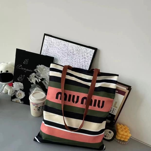 미우미우 캔버스 에코백 