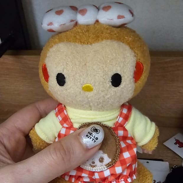 몬치치 x 헬로 키티 타미 팜 사이즈 인형