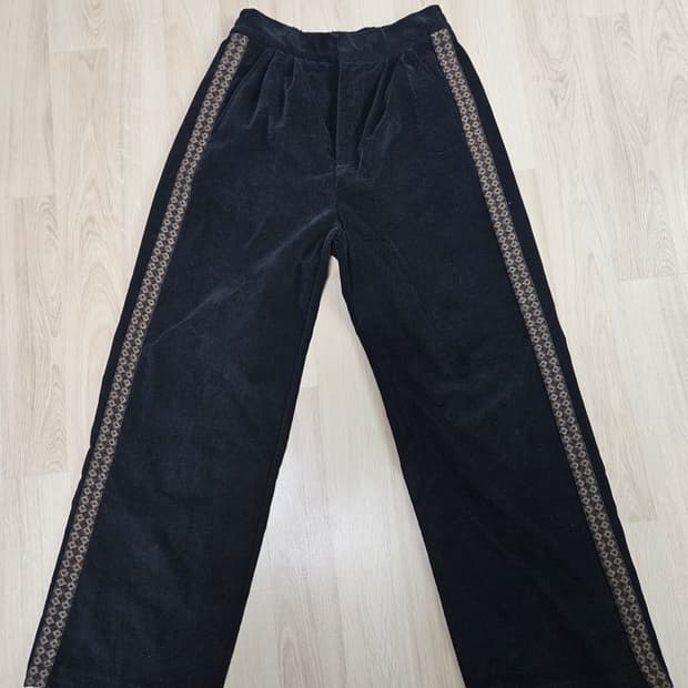 아모멘토 벨뱃 조거팬츠 