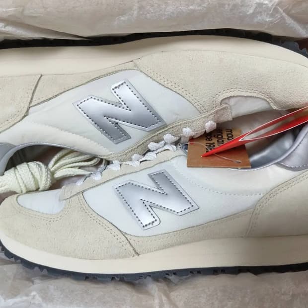 뉴발란스 MIUK 내셔널 클래스 화이트/실버 260사이즈 새제품