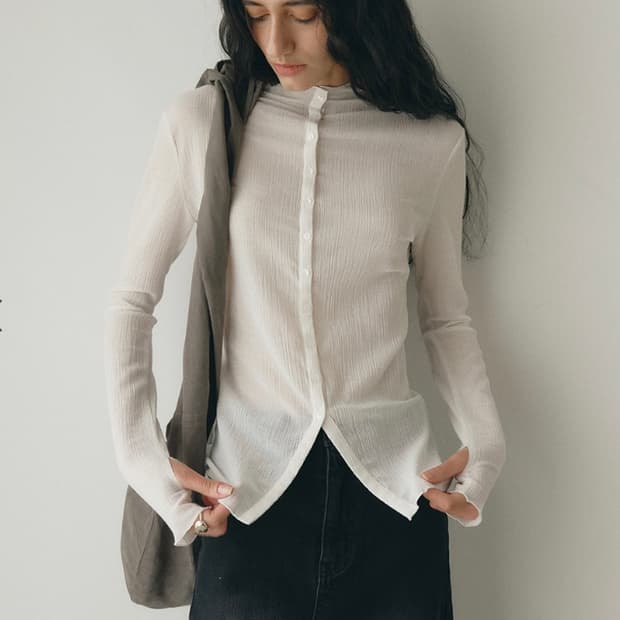 lowtide / PLEATS HALF NECK BUTTON TOP/