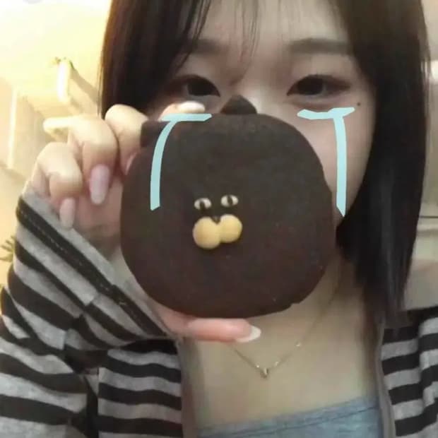 스트라이프 피케 브라운티셔츠 에이블리애즈온키미스원더원더애니원모어