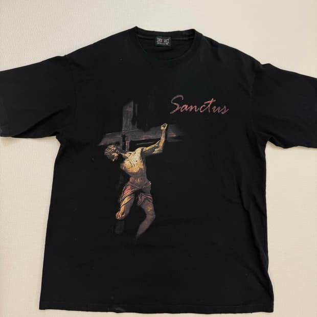 1 에모스탠스 반팔