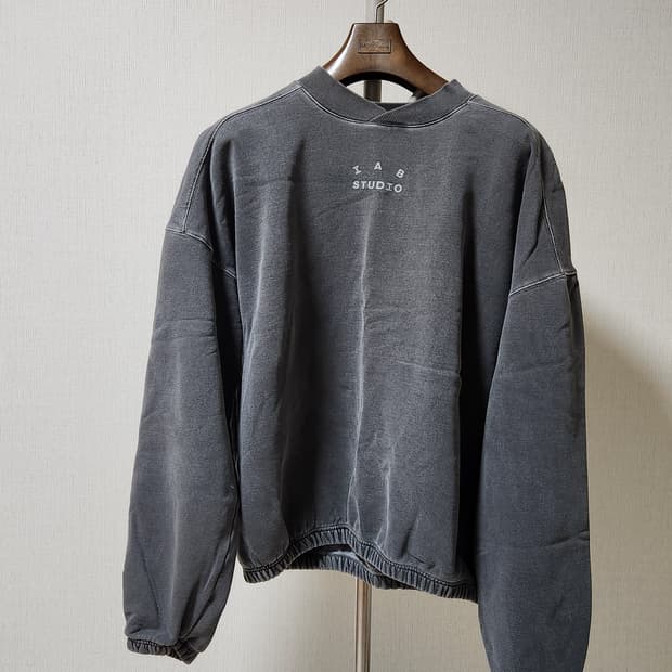 IAB studio 워싱 크롭 맨투맨 XL