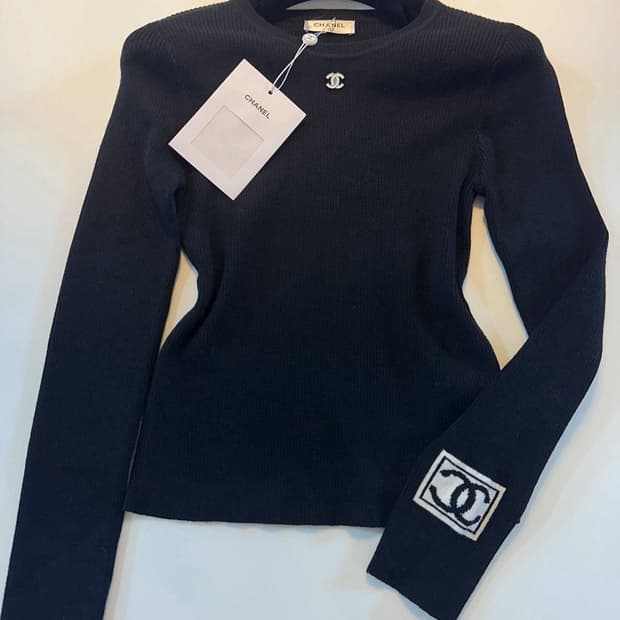 (새상품)샤넬소매로고니트