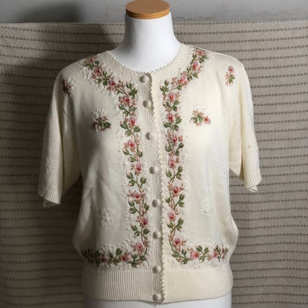 일본 빈티지 자수 플라워 패턴 반팔 니트 아이보리 모리걸 티셔츠