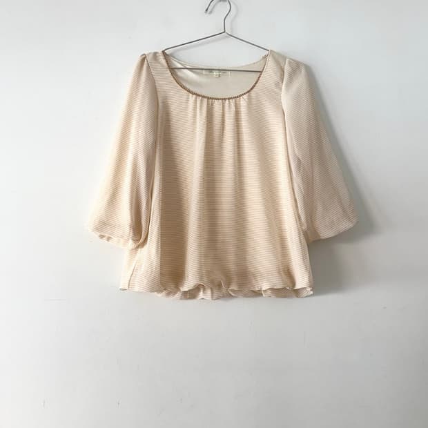 Stripe pin blouse / beige