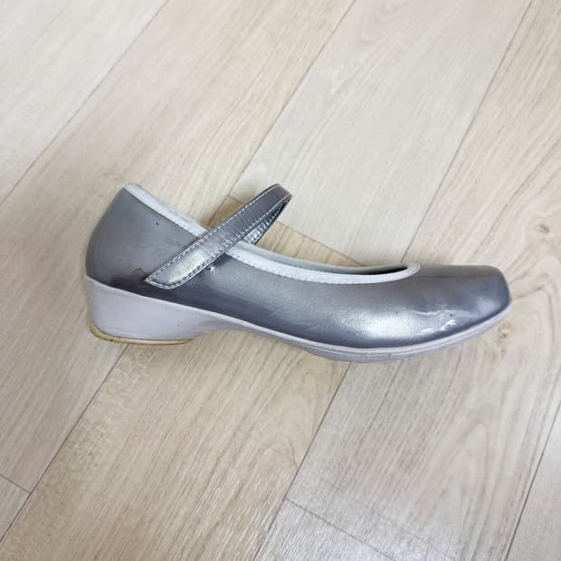 yonex 요넥스 메리제인 실버 230