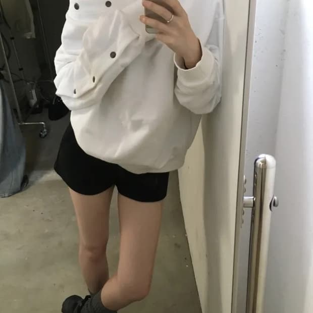 원숄더 버튼 맨투맨