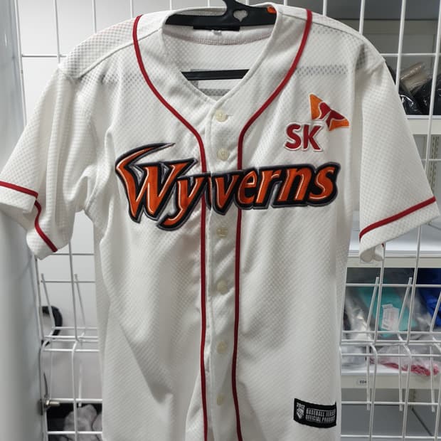 SK와이번스 왕조시절 유니폼 100사이즈 정근우 마킹 판매합니다