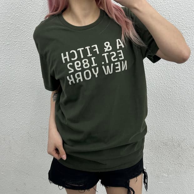 아베크롬비 패치 카키 반팔