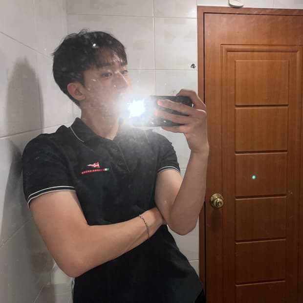 프라다 루나로사 자수 로고 폴로티
