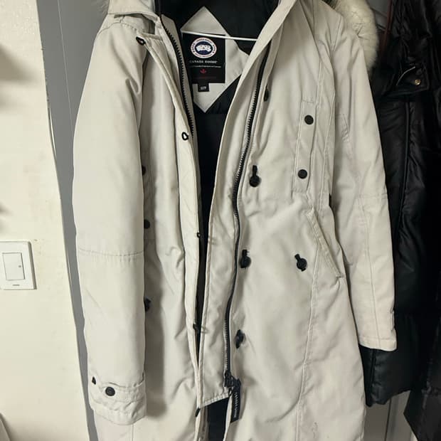 캐나다구스 트릴리움 파카 xs사이즈