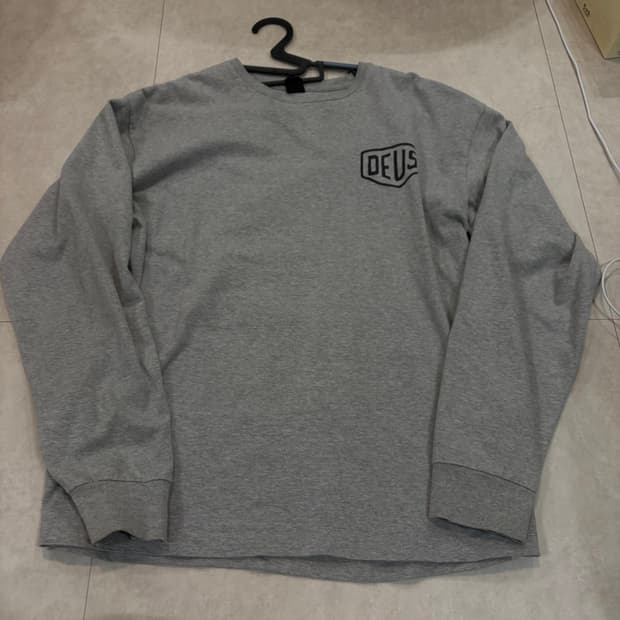 데우스 롱슬리브