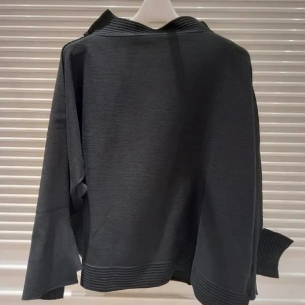 이세이미야케 스퀘어립 ap 블랙탑 새제품