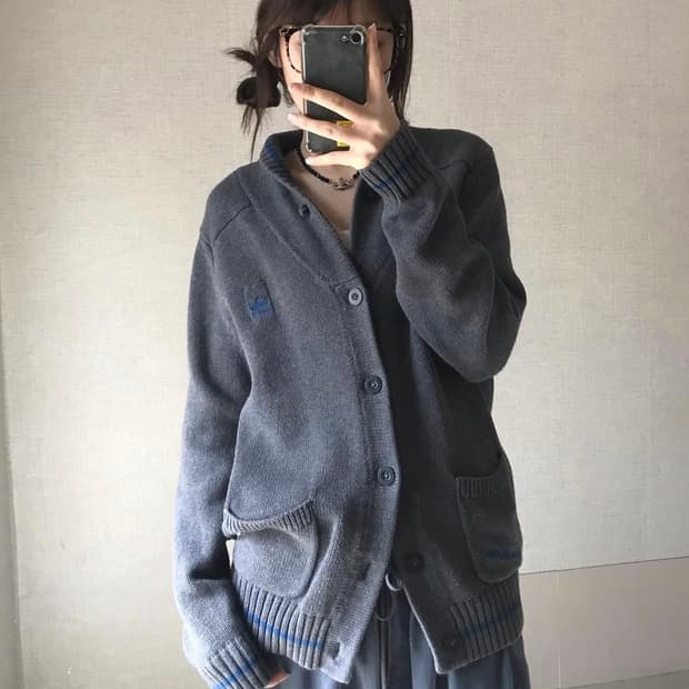 빈티지 아디다스 브이넥 버튼 니트 가디건 