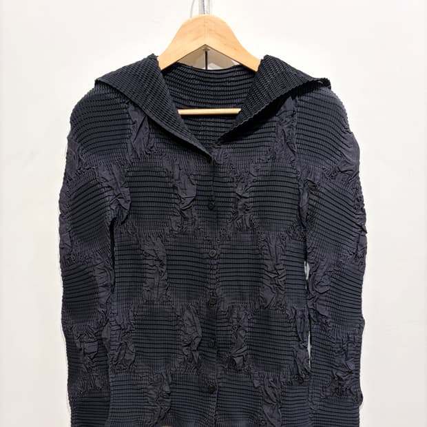 이세이미야케 플리츠 버튼 셔츠