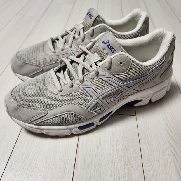 아식스 젤 조그 MC 그레이 사이즈275

여러 중고사이트에도 같이 판매