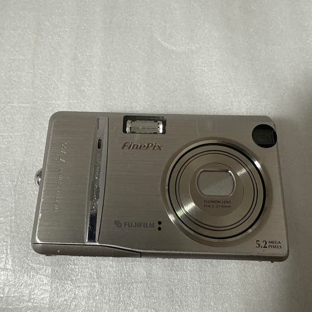 후지필름 파인픽스 Fujifilm FinePix f455 판매합니다