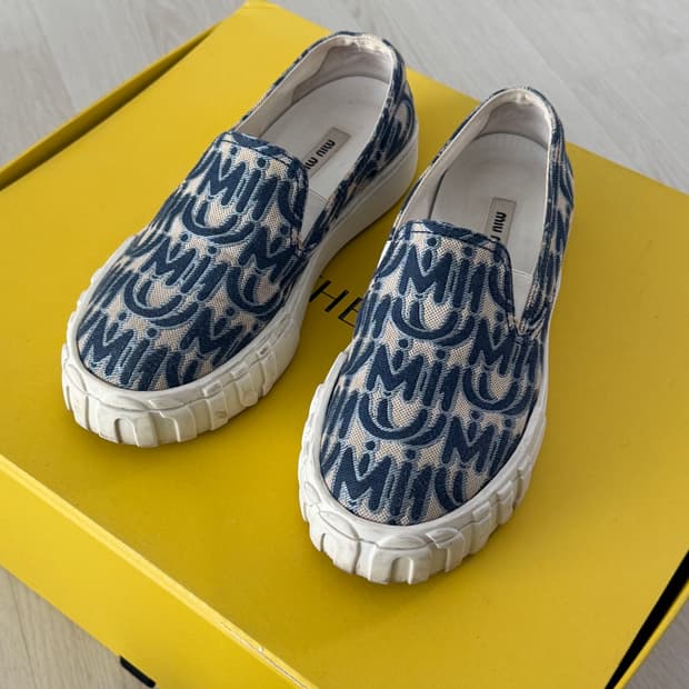 미우미우 스니커즈 37