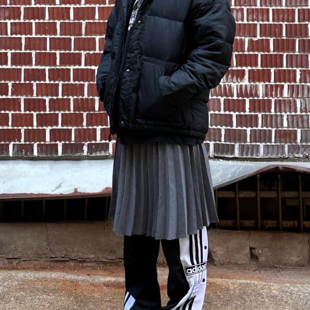 폴로 덕다운 패딩 스컬 후드 플리츠 미디 스커트 아디 크랙팬츠 코디세트