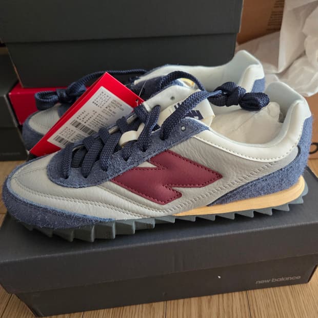 뉴발란스  URC30YB 260 새상품