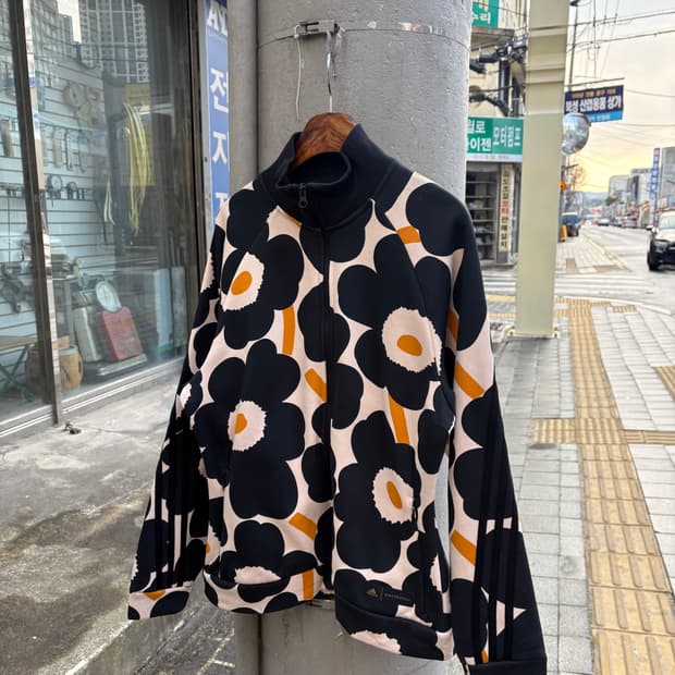 아디다스 마리메꼬 트랙탑